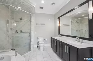 20 Marquis Ct, Edgewater, NJ 07020 - Photo 25
