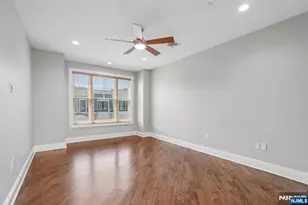 20 Marquis Ct, Edgewater, NJ 07020 - Photo 17