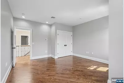 20 Marquis Court, Edgewater, NJ 07020 - Photo 13
