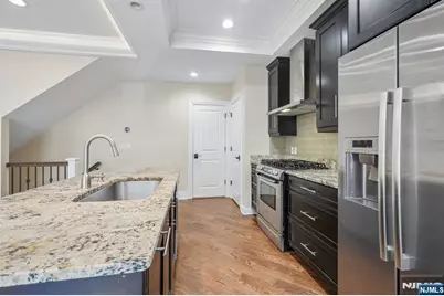 20 Marquis Court, Edgewater, NJ 07020 - Photo 7