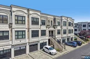 20 Marquis Ct, Edgewater, NJ 07020 - Photo 35