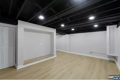 405 Terhune Avenue, Paramus, NJ 07652 - Photo 23