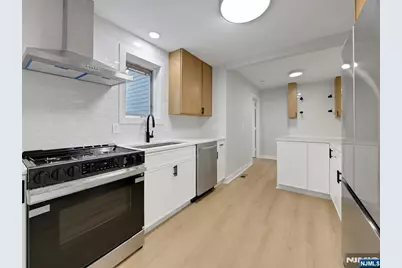 405 Terhune Avenue, Paramus, NJ 07652 - Photo 9