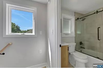 405 Terhune Avenue, Paramus, NJ 07652 - Photo 21