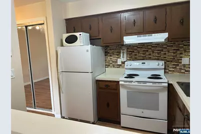 147 N Maple Avenue 3148 #3148, Park Ridge, NJ 07656 - Photo 7