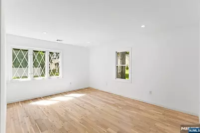 137 Myrtle Avenue, Allendale, NJ 07401 - Photo 17