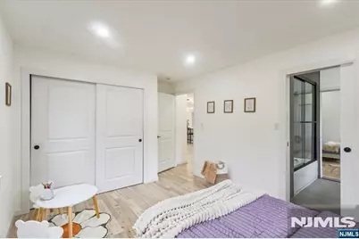 137 Myrtle Avenue, Allendale, NJ 07401 - Photo 11