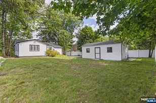 137 Myrtle Ave, Allendale, NJ 07401 - Photo 39