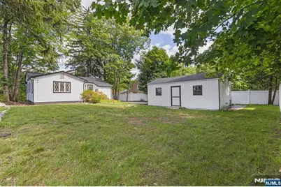 137 Myrtle Avenue, Allendale, NJ 07401 - Photo 9