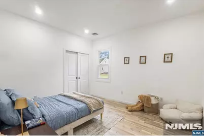 137 Myrtle Avenue, Allendale, NJ 07401 - Photo 13