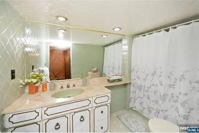 39-39 Brookside Avenue, Fair Lawn, NJ 07410 - Photo 19