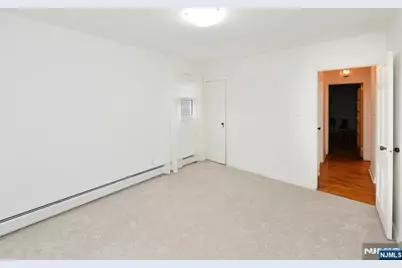 39-39 Brookside Avenue, Fair Lawn, NJ 07410 - Photo 11