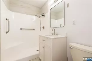 555 North Ave 4U, Fort Lee, NJ 07024 - Photo 9