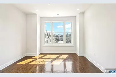 6 Marquis Court, Edgewater, NJ 07020 - Photo 25
