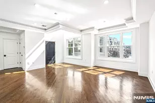 6 Marquis Ct, Edgewater, NJ 07020 - Photo 3