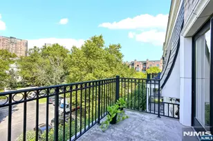 6 Marquis Ct, Edgewater, NJ 07020 - Photo 23