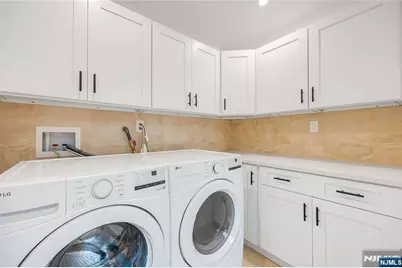 428 Lafayette Avenue, Cliffside Park, NJ 07010 - Photo 35