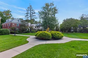 185 E Palisade Ave D11B, Englewood, NJ 07631 - Photo 23