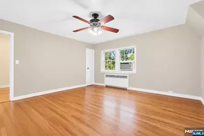 185 E Palisade Avenue D11B #D11B, Englewood, NJ 07631 - Photo 9