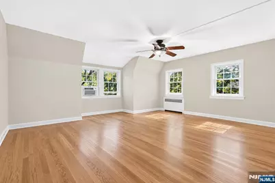 185 E Palisade Avenue D11B #D11B, Englewood, NJ 07631 - Photo 7