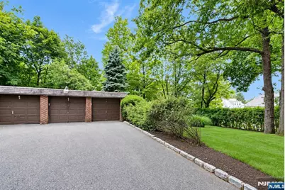 185 E Palisade Avenue D11B #D11B, Englewood, NJ 07631 - Photo 27