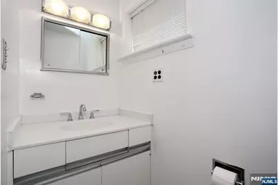 19 S Lyle Avenue, Tenafly, NJ 07670 - Photo 27
