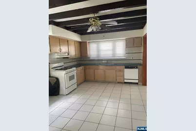 42 Annette Avenue 2 #2, Hawthorne, NJ 07506 - Photo 5