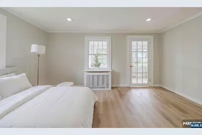 933 Maple Avenue, Ridgefield, NJ 07657 - Photo 23