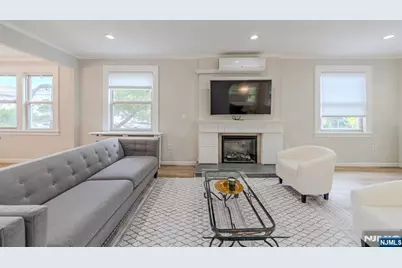 933 Maple Avenue, Ridgefield, NJ 07657 - Photo 15