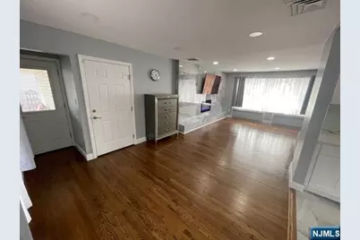16-37 Parmelee Avenue, Fair Lawn, NJ 07410 - Photo 5