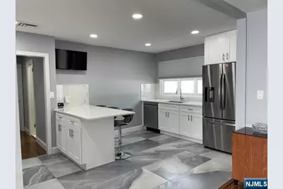 16-37 Parmelee Avenue, Fair Lawn, NJ 07410 - Photo 3