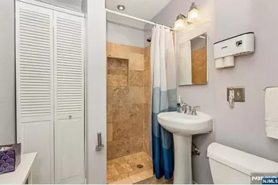 535 Freeman Street, Lyndhurst Township, NJ 07071 - Photo 17