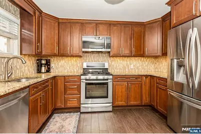 535 Freeman Street, Lyndhurst Township, NJ 07071 - Photo 15