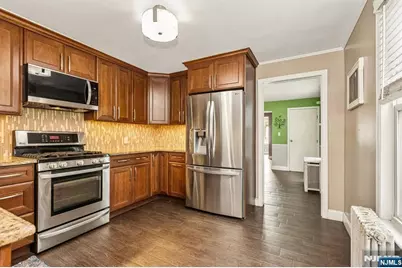 535 Freeman Street, Lyndhurst Township, NJ 07071 - Photo 13