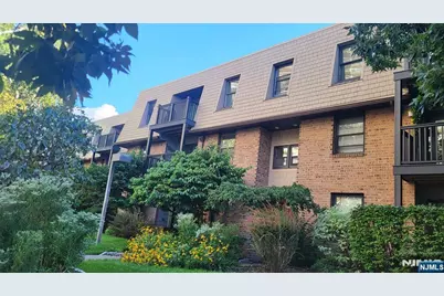 560 North Avenue K #K, Fort Lee, NJ 07024 - Photo 1