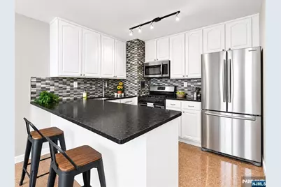 135 Montgomery Street 8B #8B, Jersey City, NJ 07302 - Photo 7