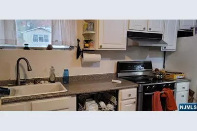 536 Nordhoff Drive, Leonia, NJ 07605 - Photo 9