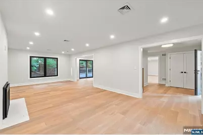 15 Green Way, Mahwah, NJ 07430 - Photo 5
