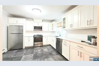 750 E Edgewater Avenue 1st Fl #1st FL, Ridgefield, NJ 07657 - Photo 3