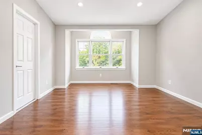 479 Undercliff Avenue, Edgewater, NJ 07020 - Photo 9