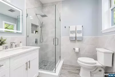 479 Undercliff Avenue, Edgewater, NJ 07020 - Photo 7