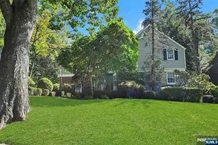 626 Sunderland Rd, Teaneck Township, NJ 07666 - Photo 1