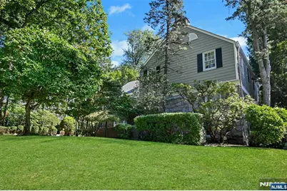 626 Sunderland Road, Teaneck Township, NJ 07666 - Photo 35