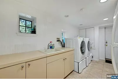 626 Sunderland Road, Teaneck Township, NJ 07666 - Photo 21