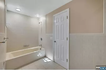 626 Sunderland Road, Teaneck Township, NJ 07666 - Photo 29