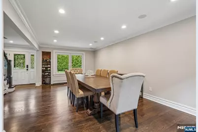 689 Colonial Road, Franklin Lakes, NJ 07417 - Photo 13