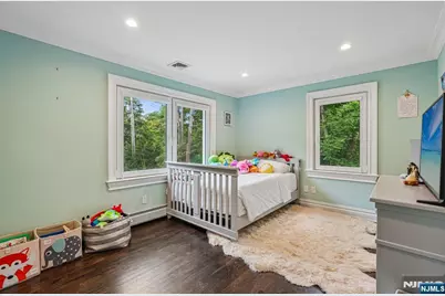 689 Colonial Road, Franklin Lakes, NJ 07417 - Photo 31