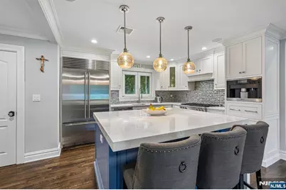 689 Colonial Road, Franklin Lakes, NJ 07417 - Photo 19