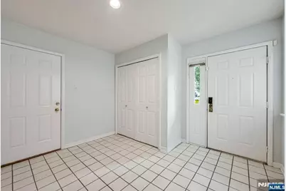 191 Yorktowne Court 191B #191B, Washington Township, NJ 07676 - Photo 5