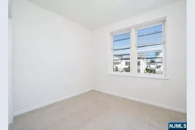 613 Ridge Road 2R #2R, Lyndhurst Township, NJ 07071 - Photo 7
